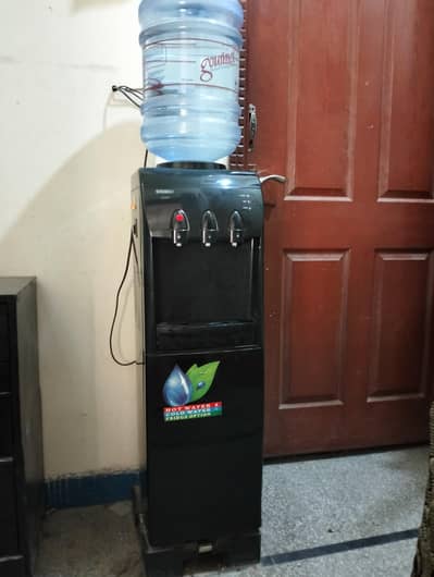 ORIENT Icon dispenser for sale Very Excellent Condition !