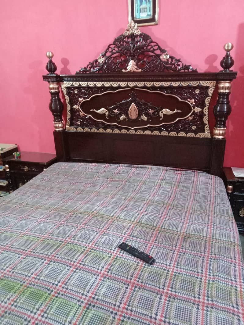 bed dresding side tables 0