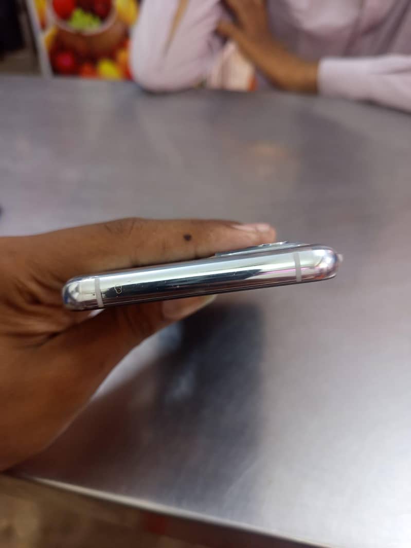 One Plus 9 Pro 5