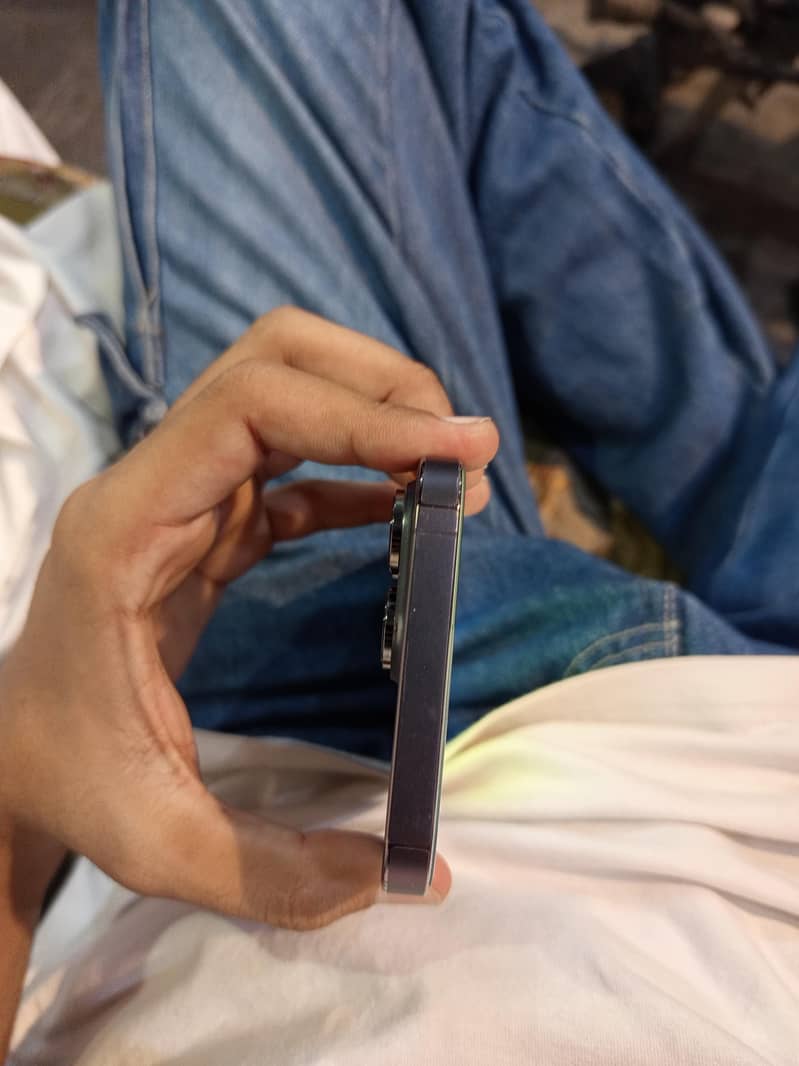 Apple iPhone 14 Pro Max 2