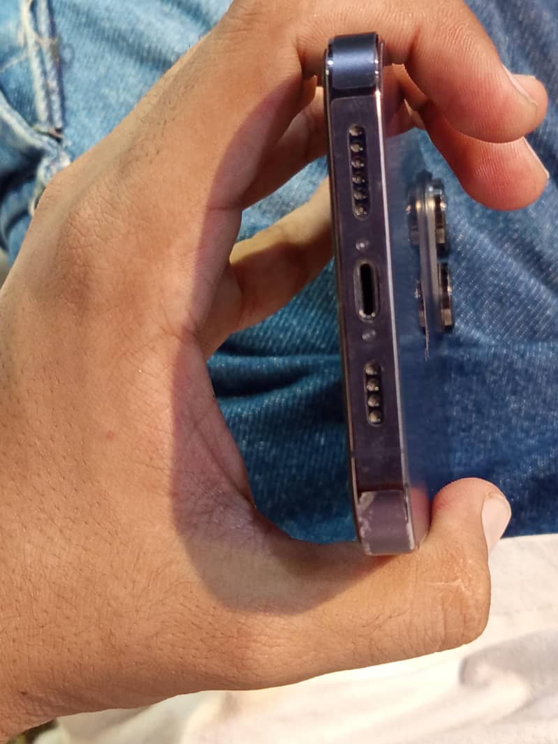 Apple iPhone 14 Pro Max 4