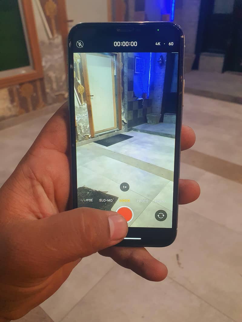 Apple iPhone XS 10