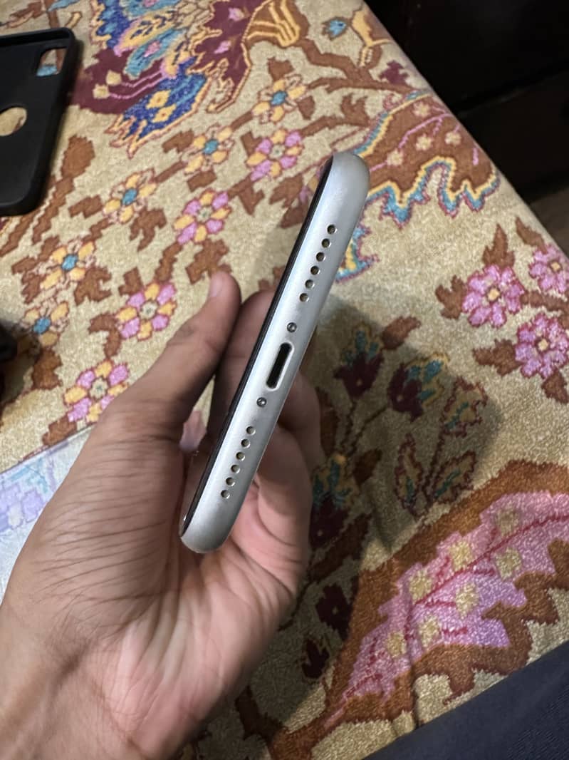Apple iPhone 11 2