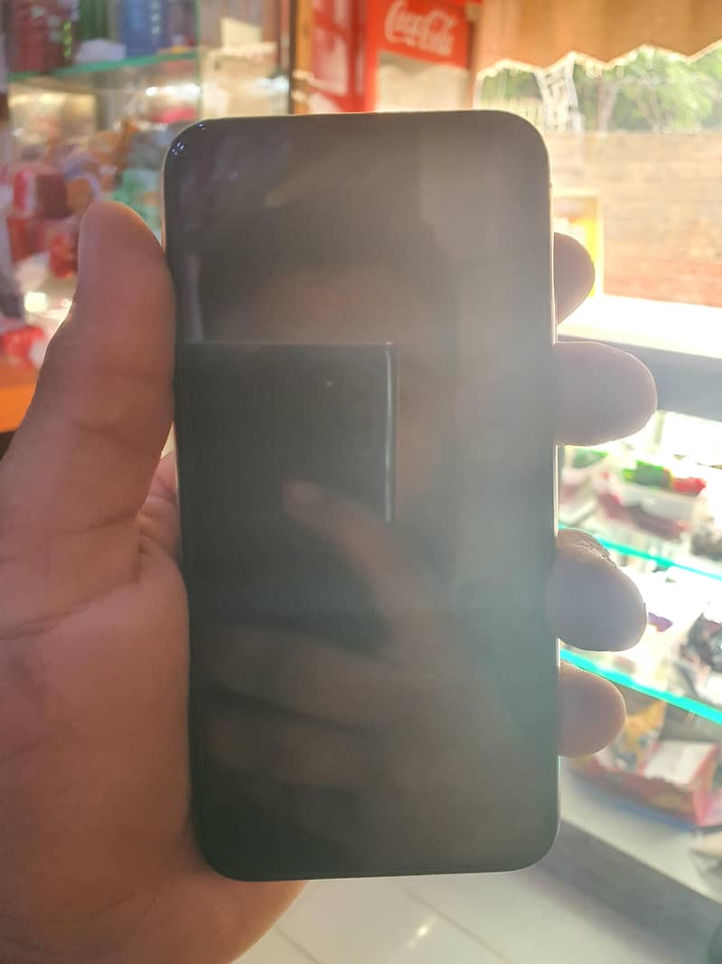 Apple iPhone XS 3