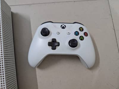 X box One S 1TB need Repair with orignal controller