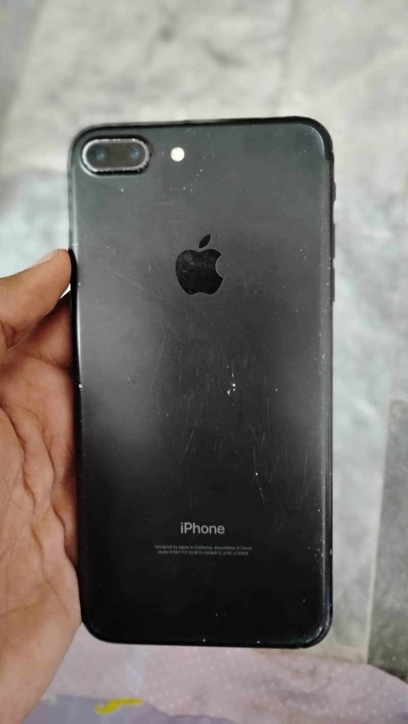 Apple iPhone 7 Plus 1