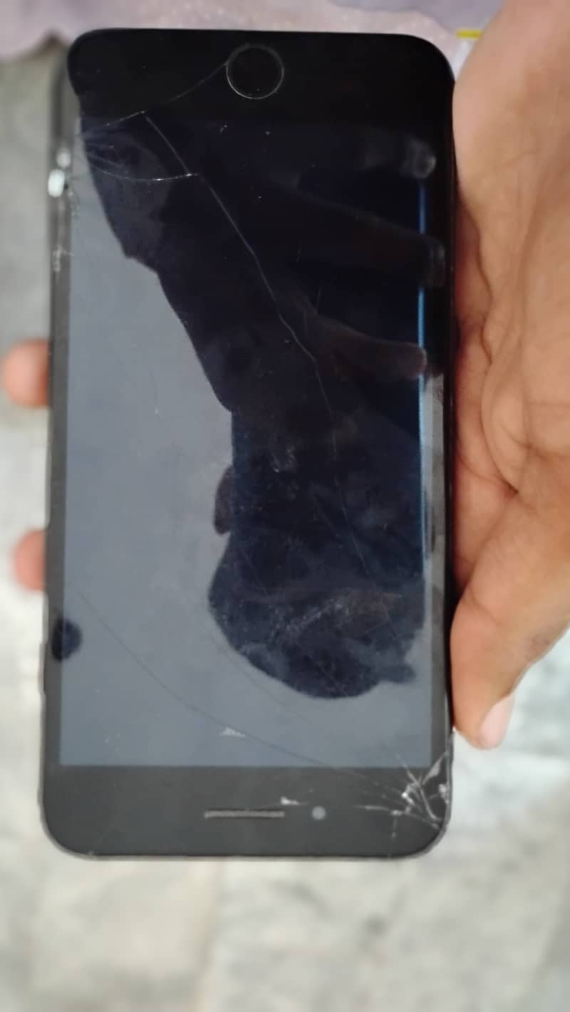 Apple iPhone 7 Plus 2