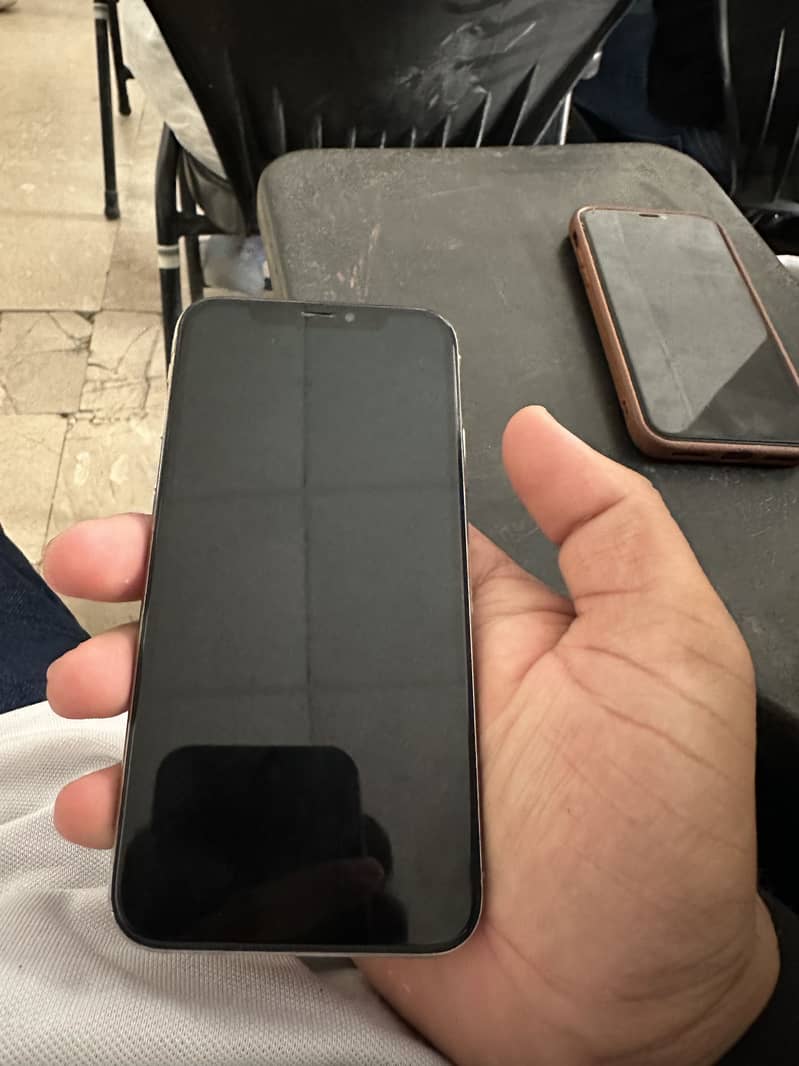 Apple iPhone XS 5