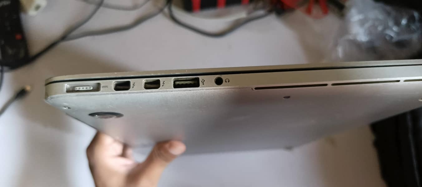 MacBook Pro 15" Mid-2015 3