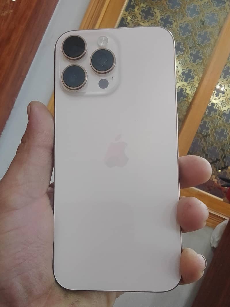 Apple iPhone 16 Pro Max 0