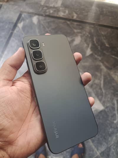 Infinix hot 60i under warranty 6/128