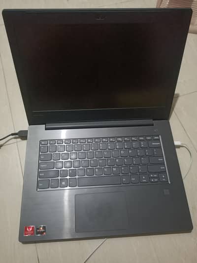 Lenovo V330 Ryzen 5 - 8GB DDR4 RAM - 256GB NVMe SSD - 10/10 Condition