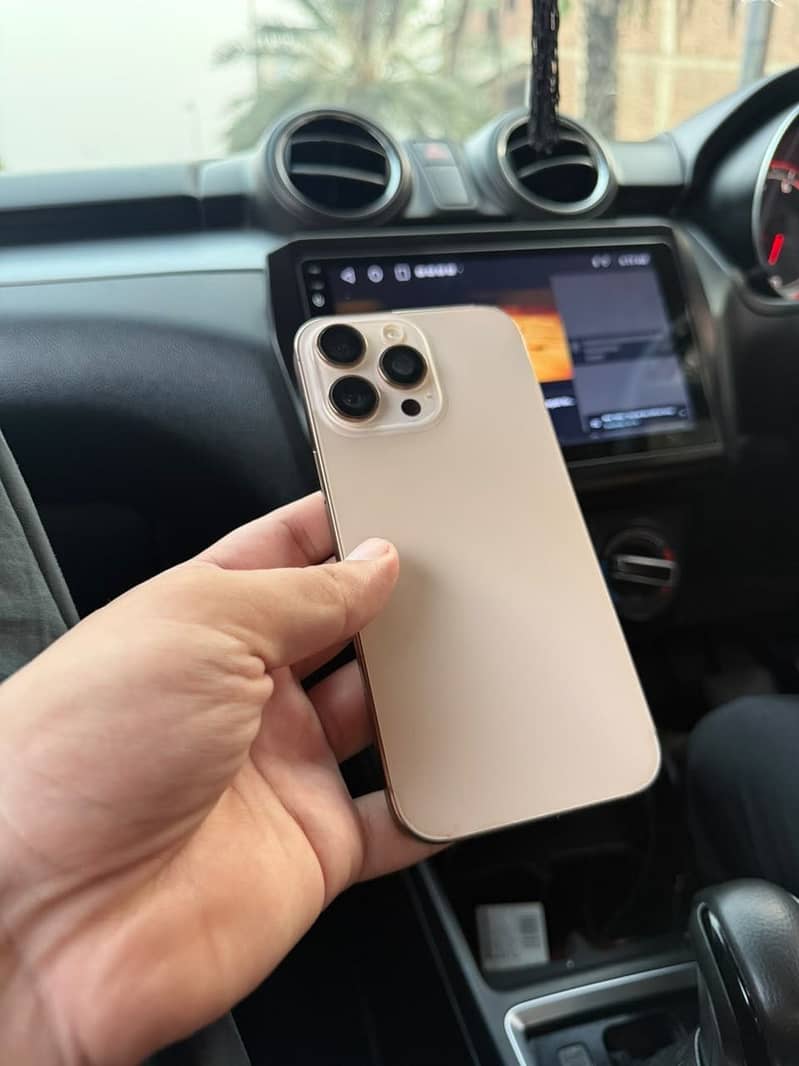 Apple iPhone 16 Pro Max 3