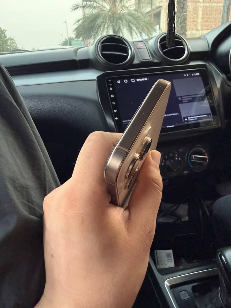 Apple iPhone 16 Pro Max 5