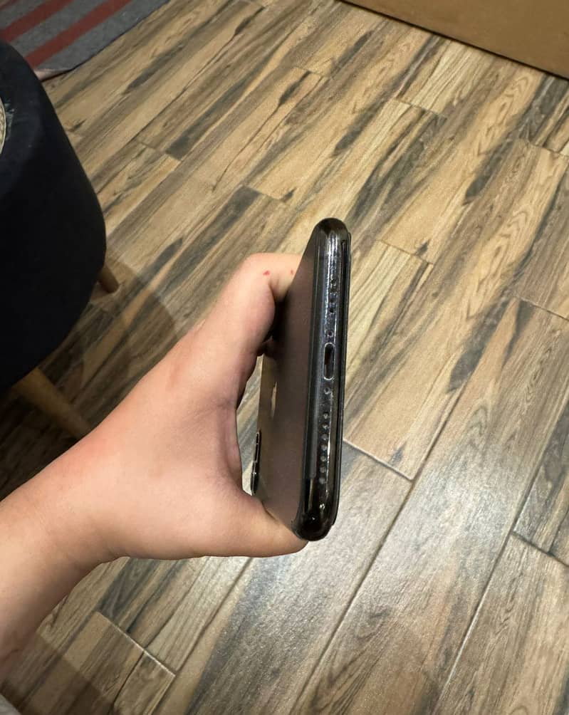 Apple iPhone 11 Pro Max 1