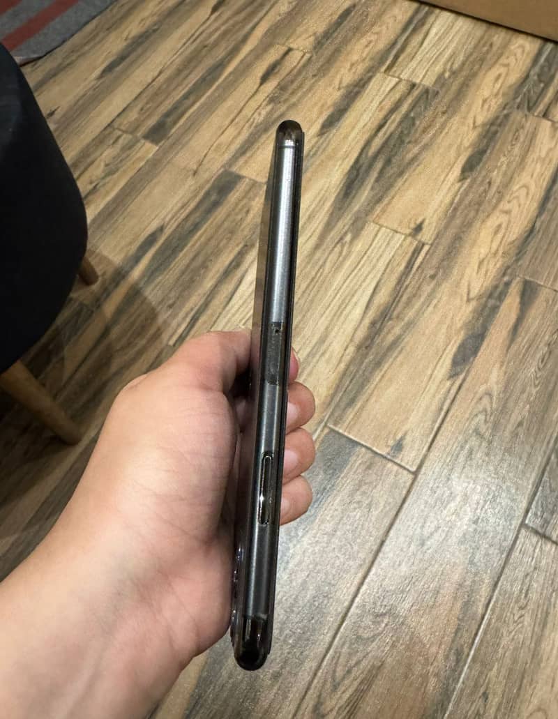 Apple iPhone 11 Pro Max 3