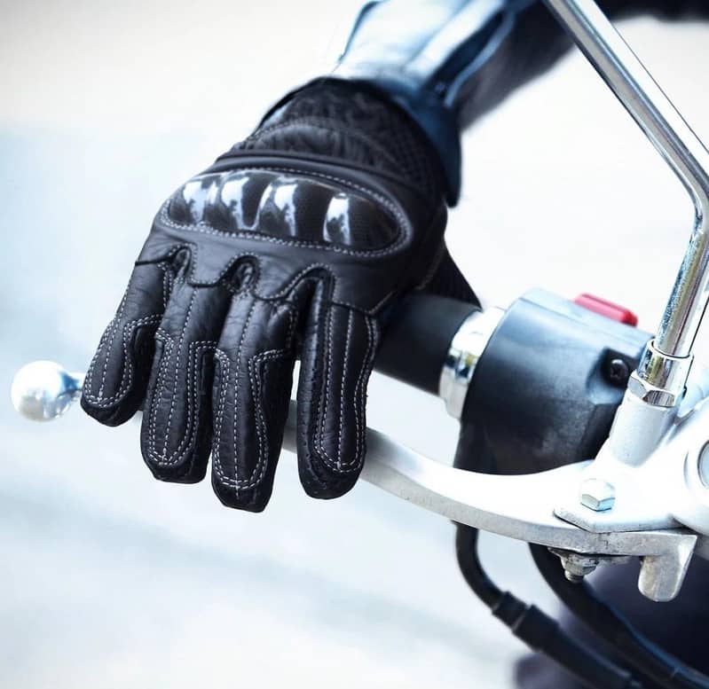 Biker's gloves with knuckles 1