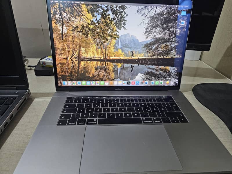 Macbook pro 15" 2016 & 2017 0