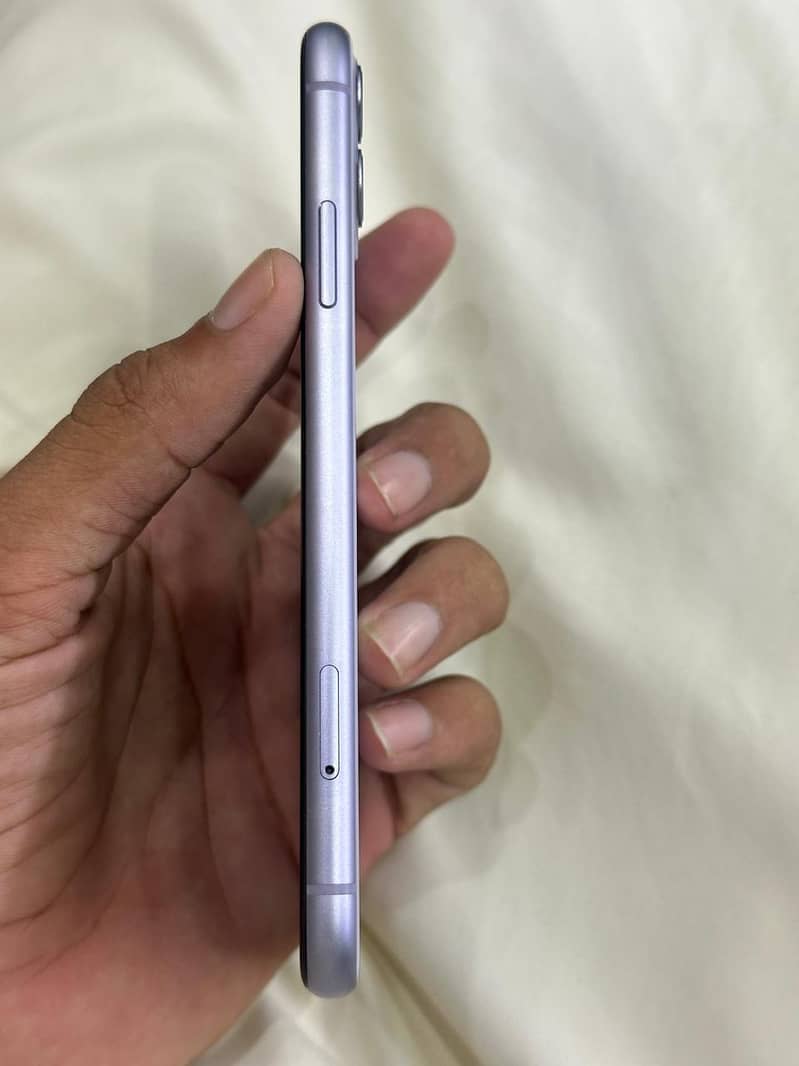 Apple iPhone 11 3