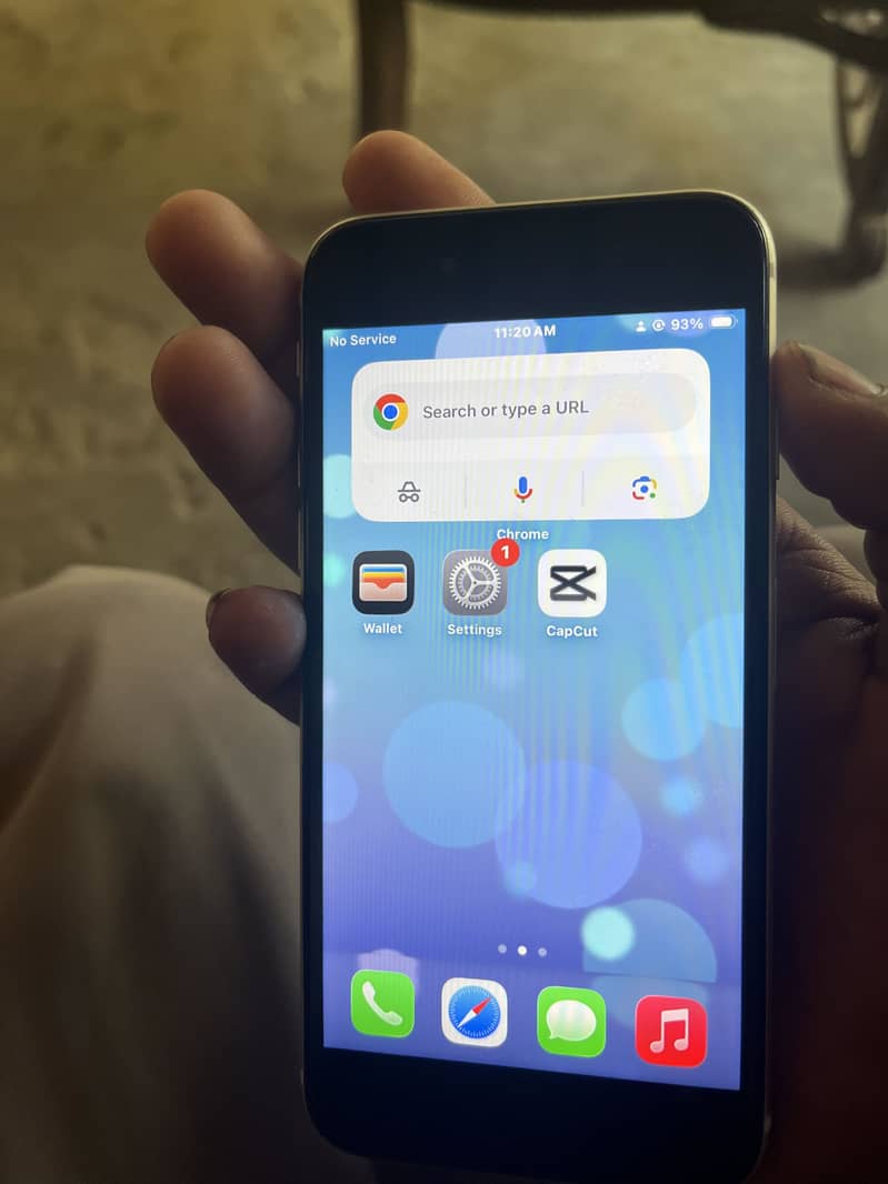 Apple iPhone SE 3rd generation 1