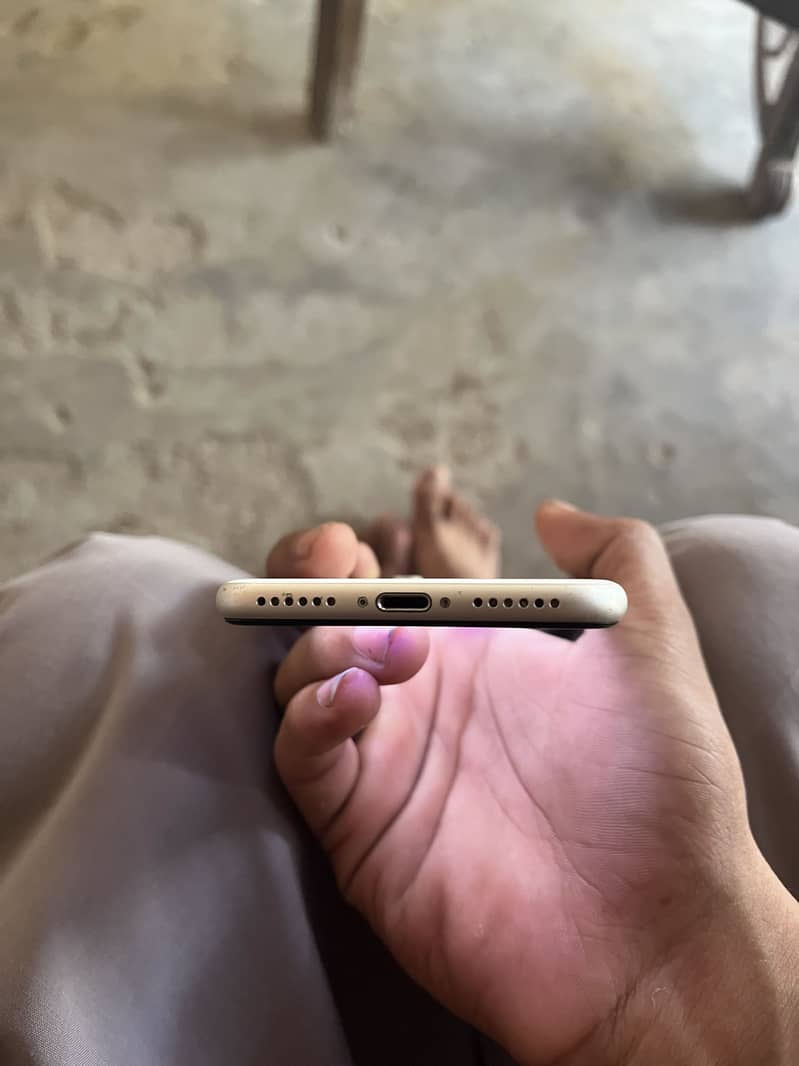 Apple iPhone SE 3rd generation 2