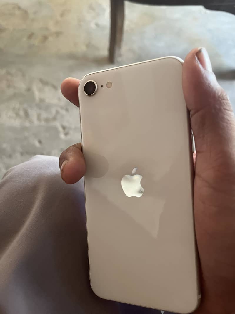 Apple iPhone SE 3rd generation 3