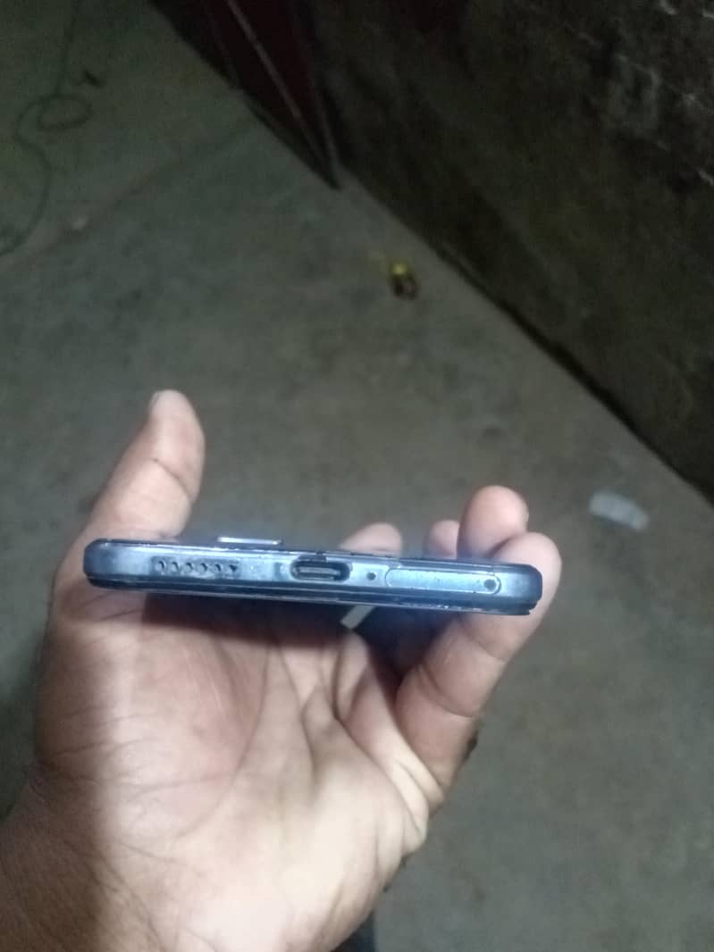 Vivo V21 3
