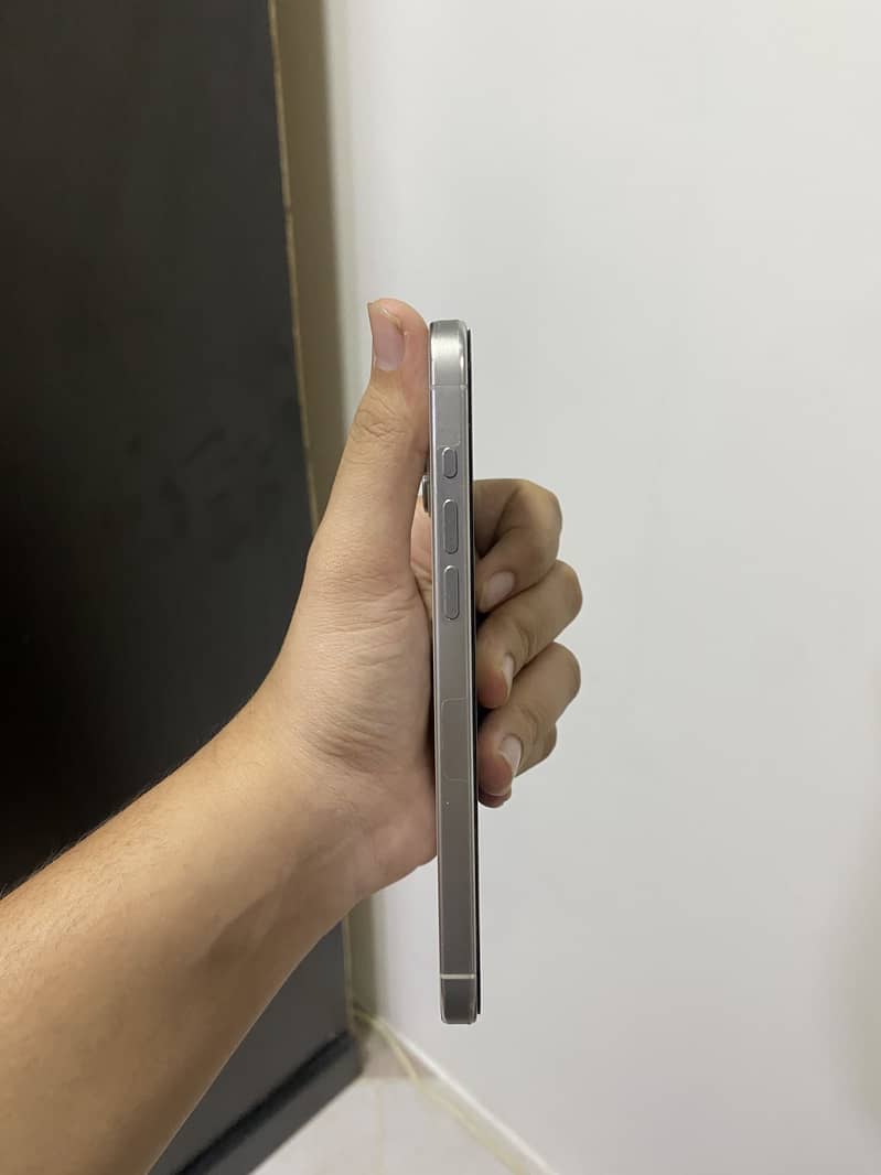 Apple iPhone 15 Pro Max 1