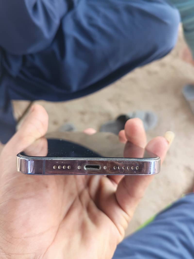 Apple iPhone 14 Pro Max 1