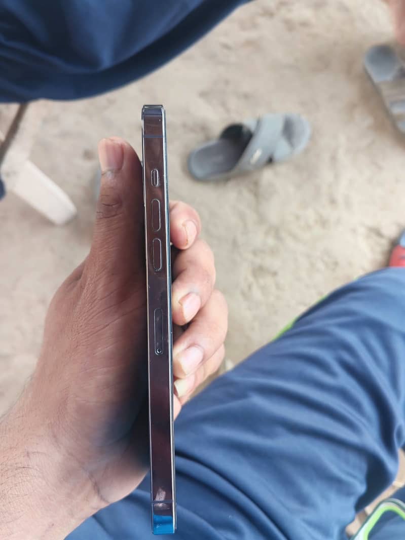 Apple iPhone 14 Pro Max 2
