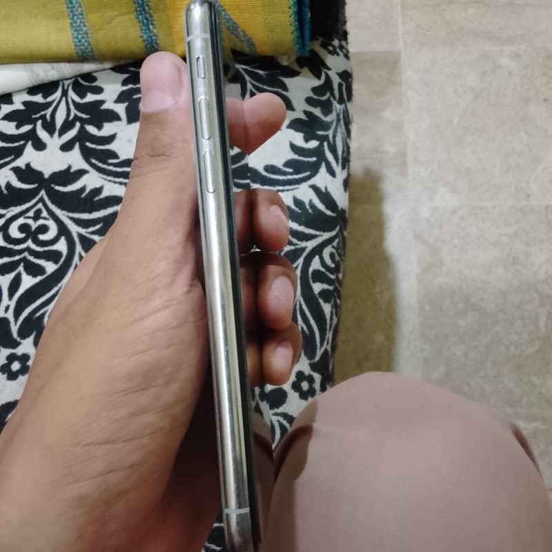 Apple iPhone X 0