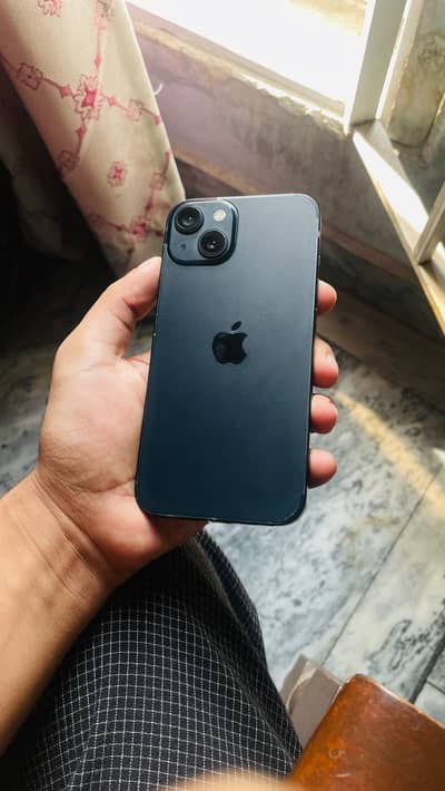 Apple iPhone 13