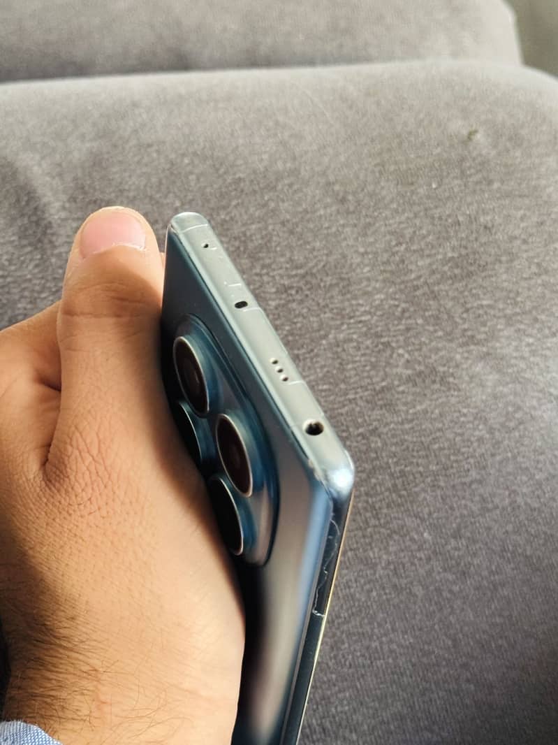 Xiaomi Redmi Note 14 Pro 3