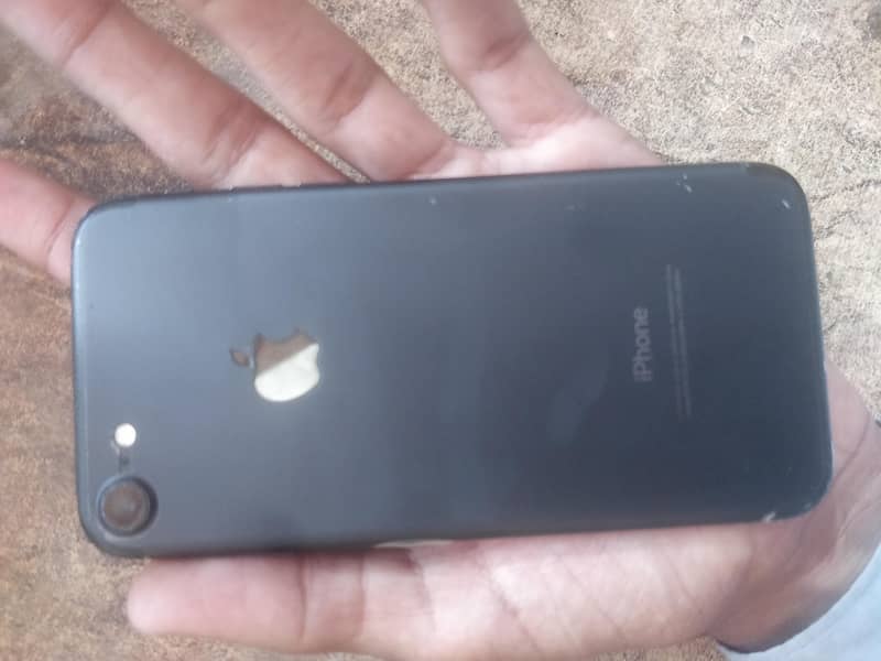 Apple iPhone 7 3