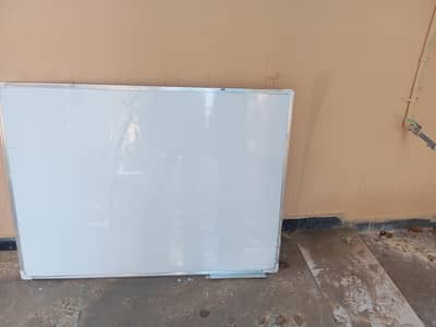 white bord size 36/ 48