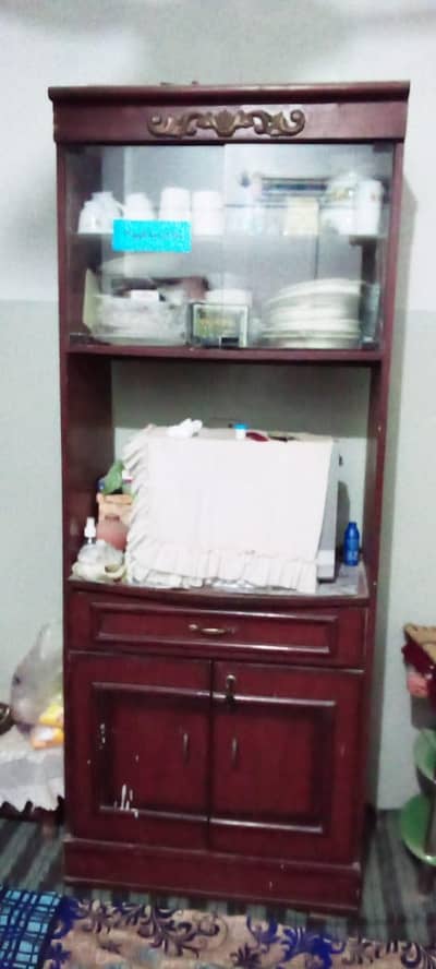 home shifting pure lakdi Ka hai ek do divider hai aur ek almari hai