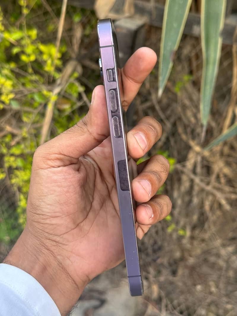 Apple iPhone 14 Pro Max 1