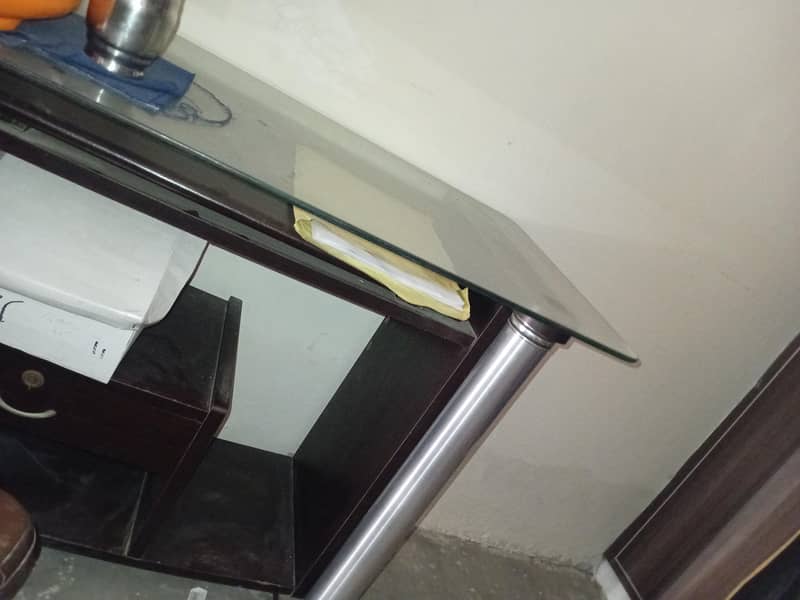 Computer table Bilkul new condition 0