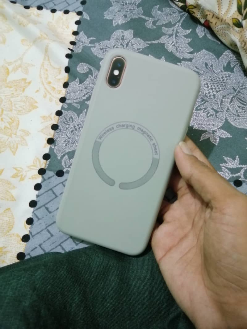 Apple iPhone XS Max 6