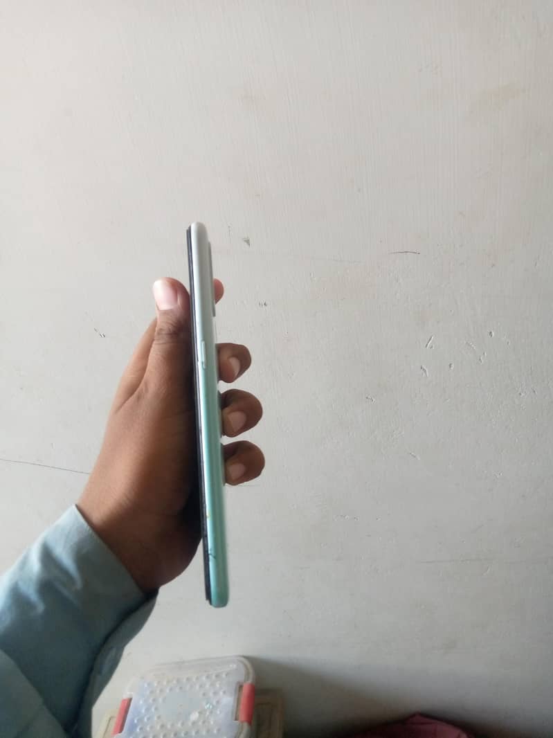 OPPO A31 0