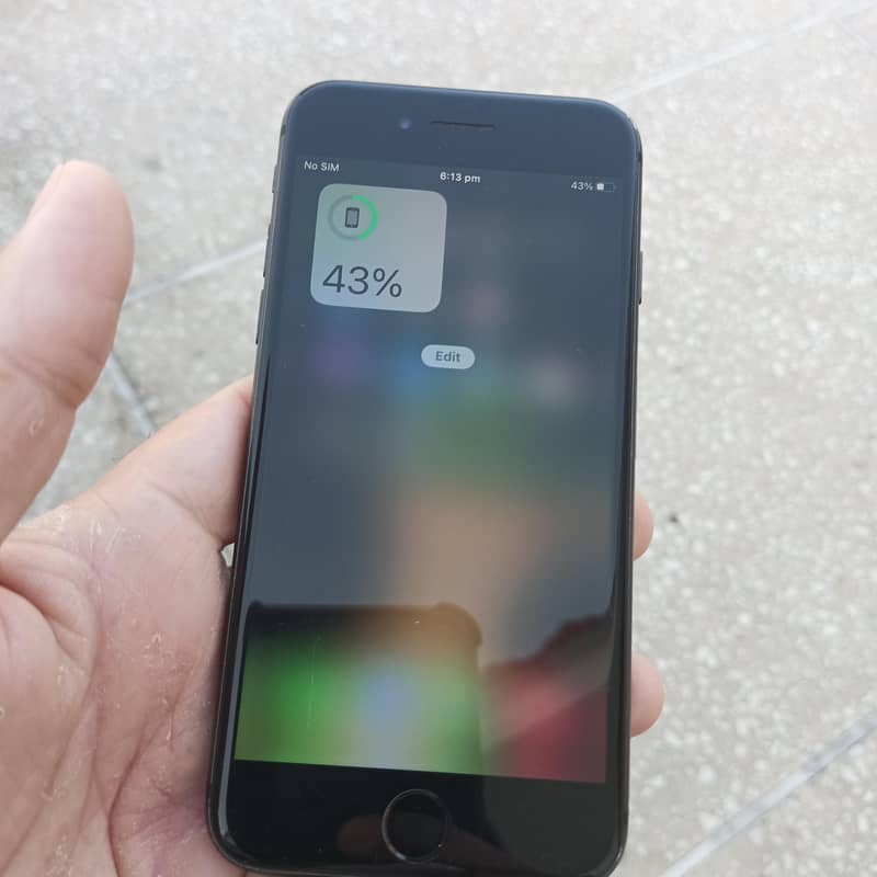 Apple iPhone 8 3