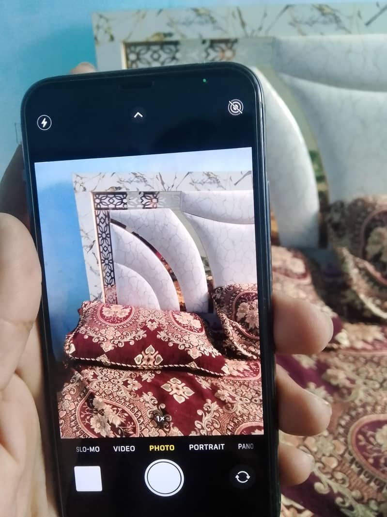 Apple iPhone XS 3