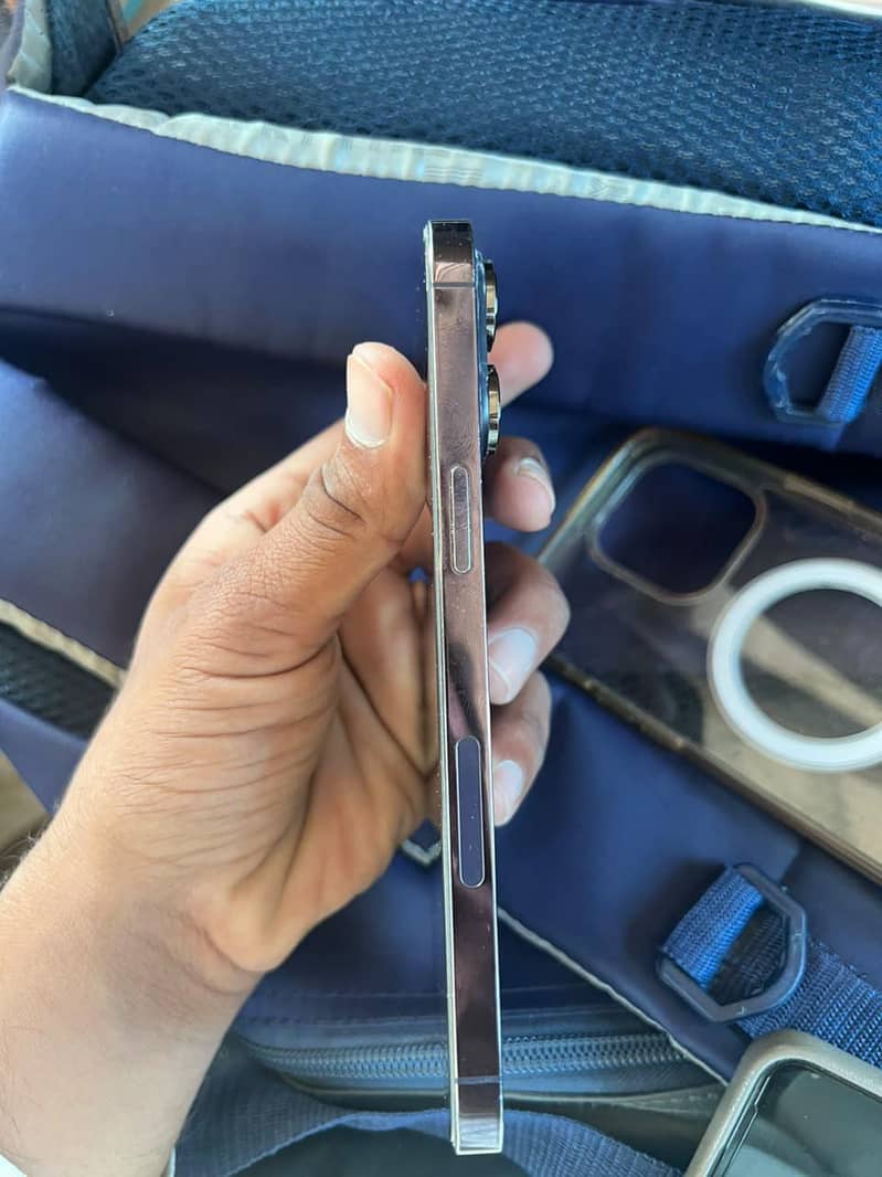 Apple iPhone 14 Pro Max 1