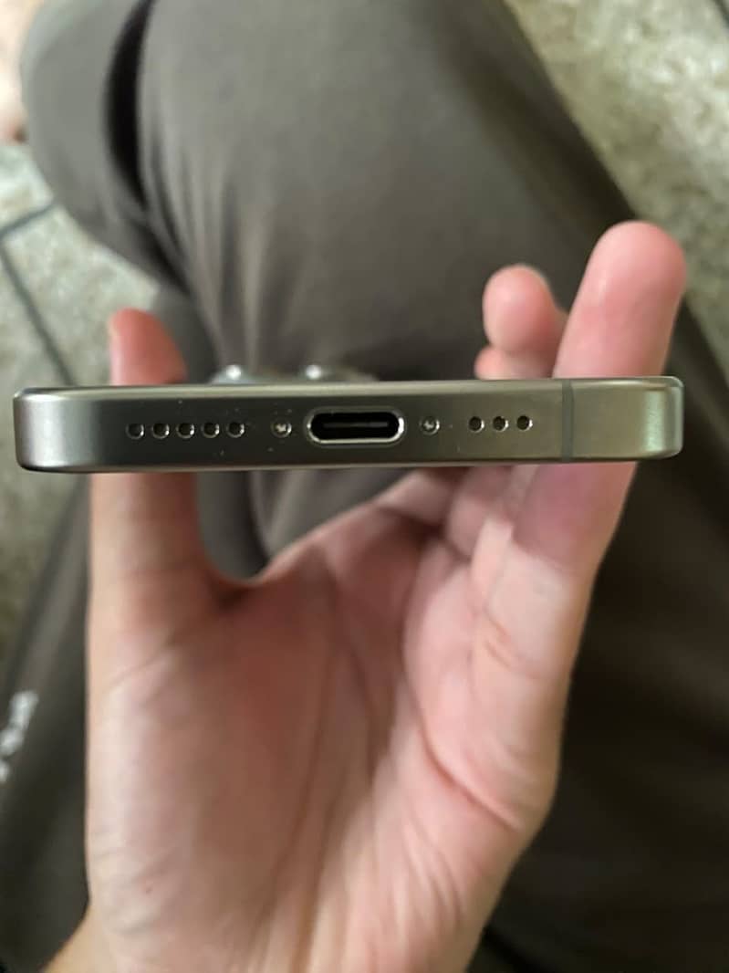 Apple iPhone 15 Pro 1