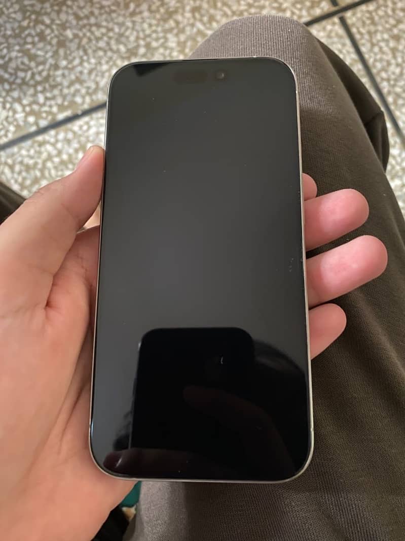Apple iPhone 15 Pro 4