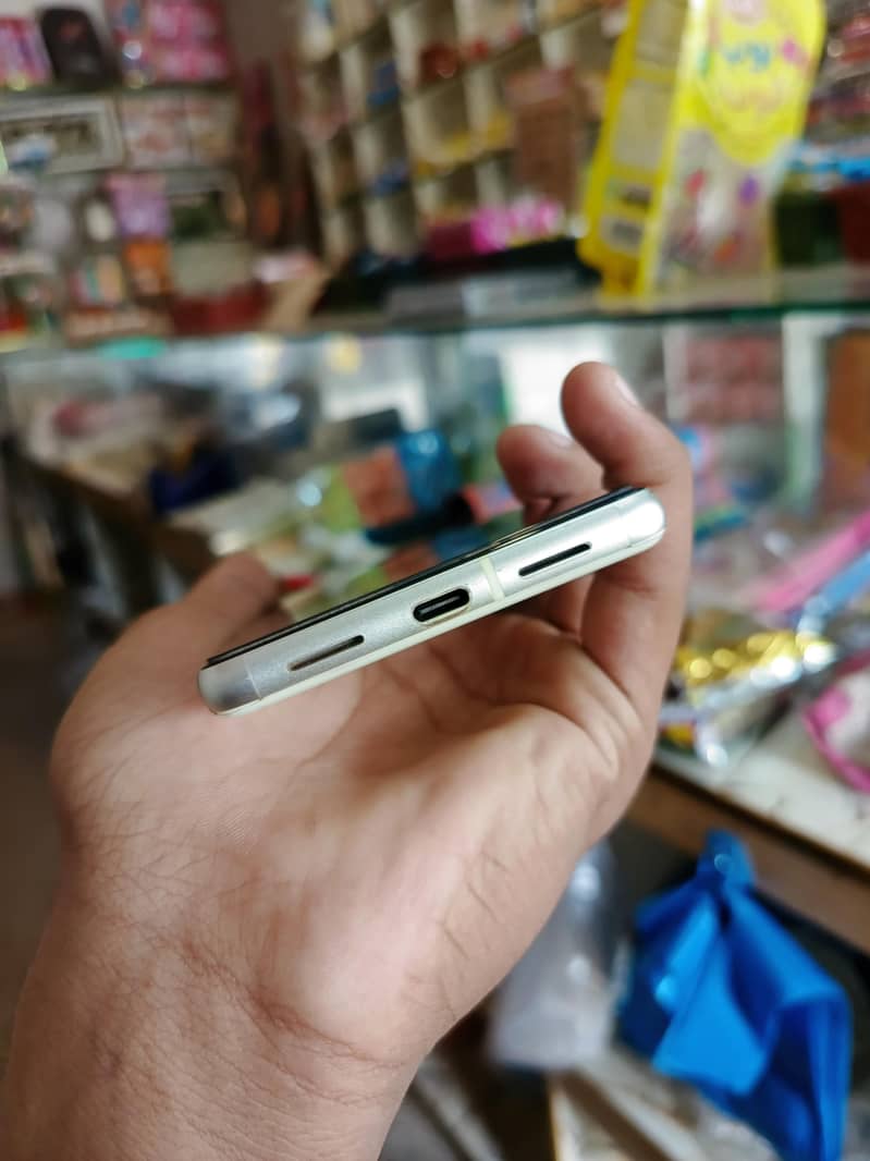 Google Pixel 7 3