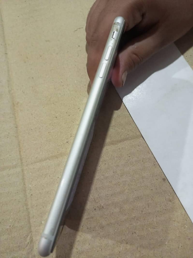 Apple iPhone 7 Plus 1