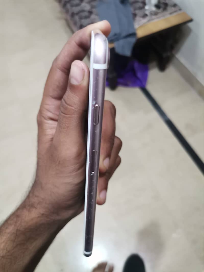 Apple iPhone 7 Plus 0