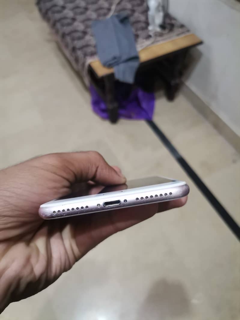 Apple iPhone 7 Plus 2