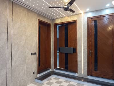 In Central Park Housing Scheme 5 Marla House For rent